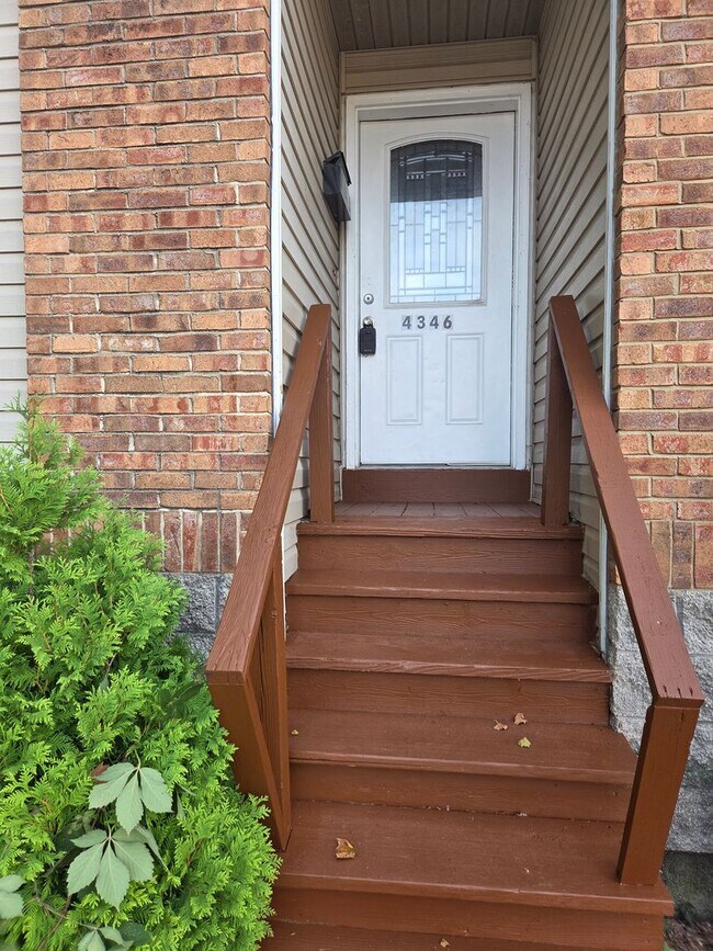 Foto del edificio - 4346 Swan Ave