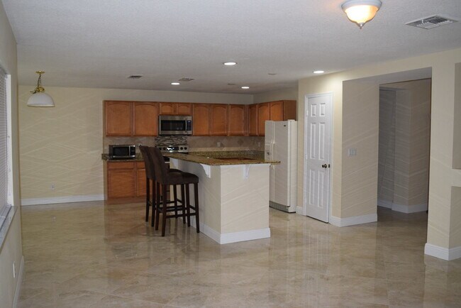Foto del edificio - 2806 SW Seaside Rd