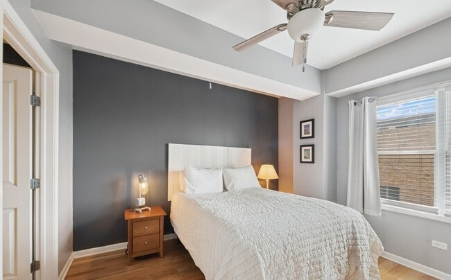 Building Photo - 437 W North Ave