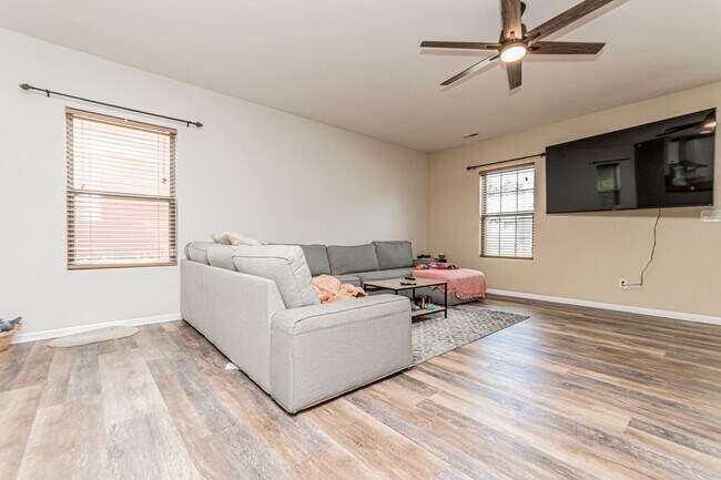 Foto del edificio - Spacious single family home