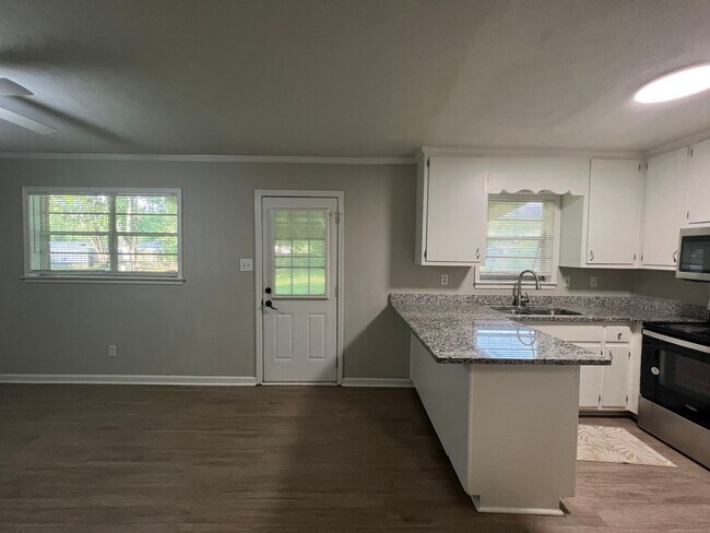 Building Photo - Home for rent in Prattville