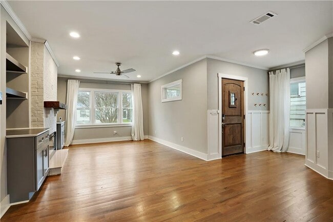 Building Photo - 1320 Westboro Dr SW