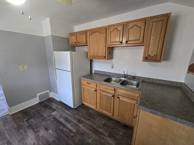 Foto del edificio - 1001 1/2 Randolph St