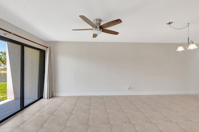 Foto del edificio - 1560 Windorah Way