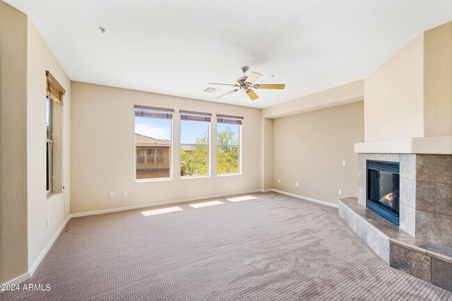 Building Photo - 10260 White Feather Ln