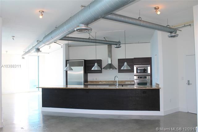 Foto del edificio - 700 NE 25th St