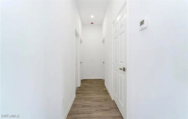 Building Photo - 722 Castlestone Ave S