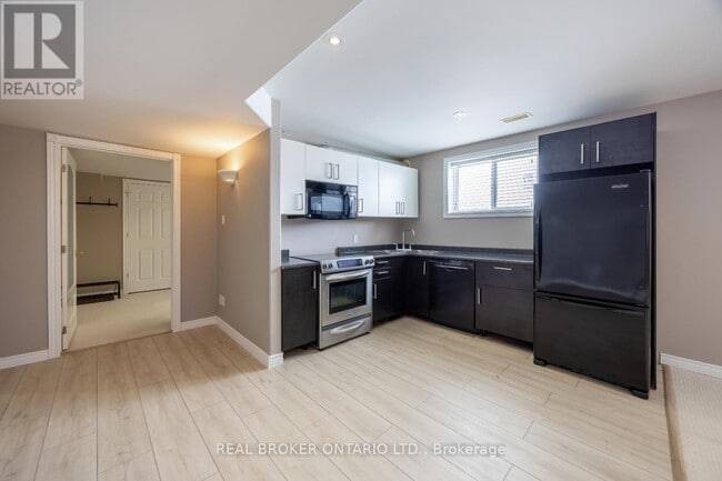 Building Photo - 2560 Denure Dr