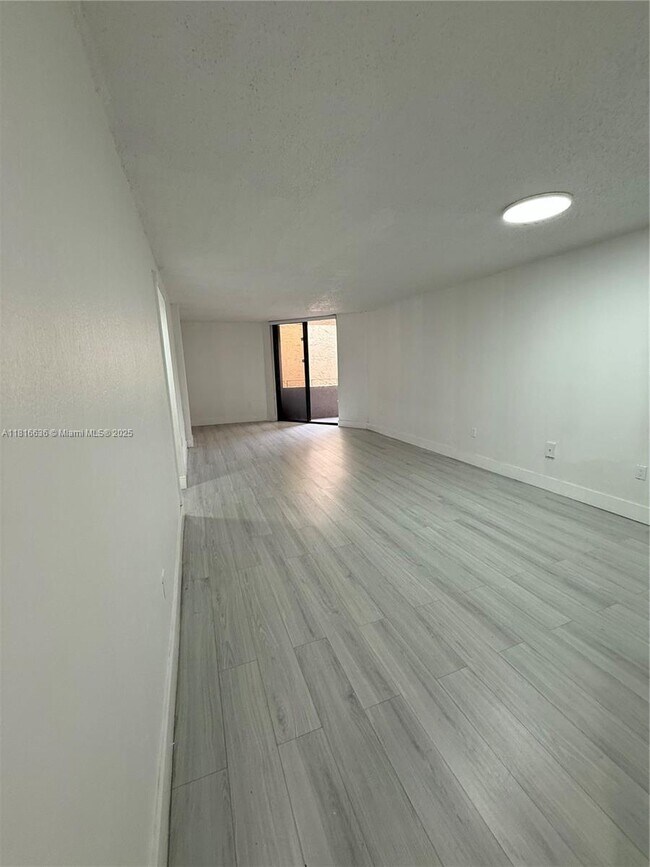 Foto del edificio - 10400 SW 108th Ave