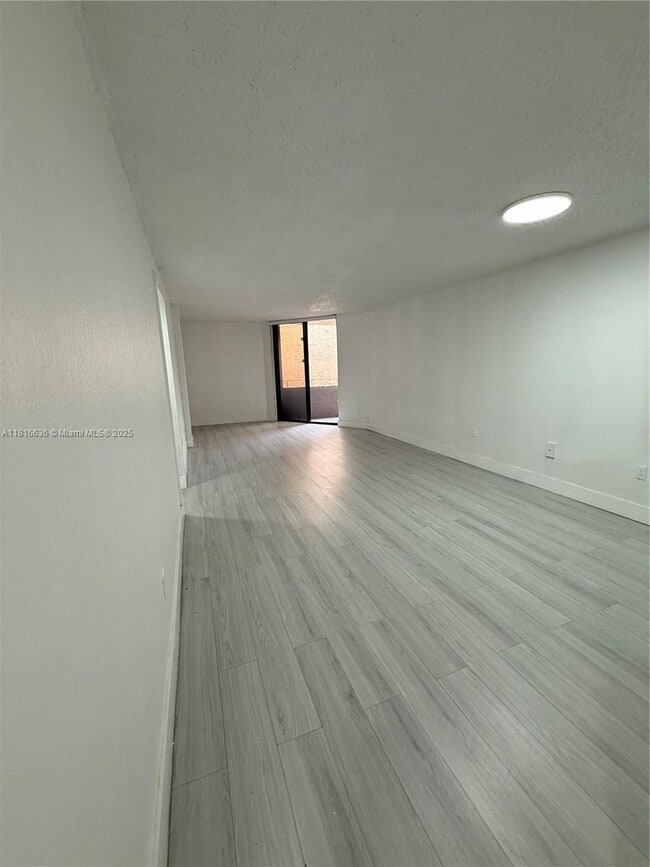 Building Photo - 10400 SW 108th Ave
