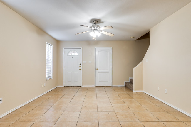 Living Area - 20558 Alta Vista Ct