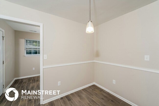 Building Photo - 1282 Railroad Dr