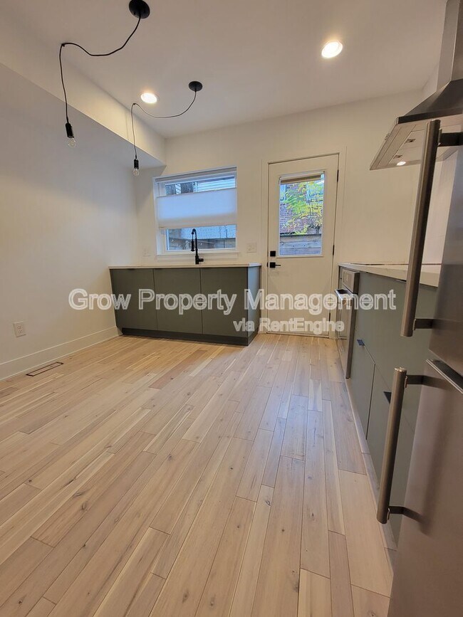 Foto del edificio - 2145 E Harold St