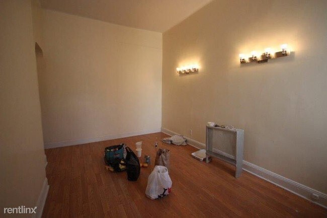 Foto del edificio - 1 br, 1 bath  - 1065 Lafayette Ave