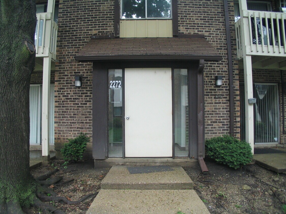 Primary Photo - 2272 W Nichols Rd