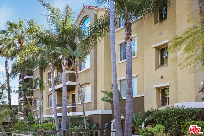 Foto del edificio - 1561 S Barrington Ave