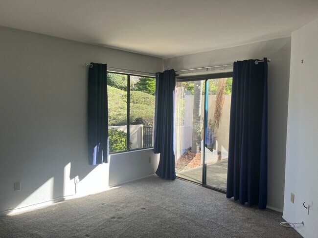 Foto del edificio - 12836 Via Moura