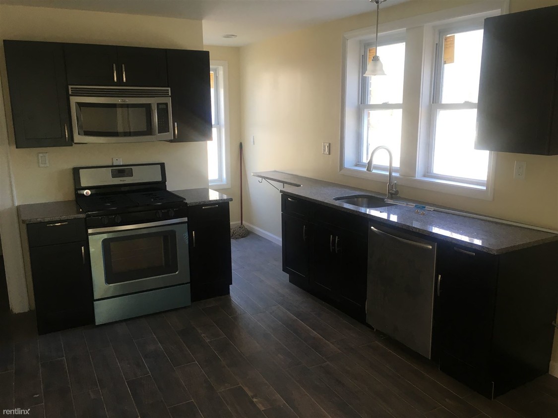 Primary Photo - 6 br, 2.5 bath House - 138 Springside Ave