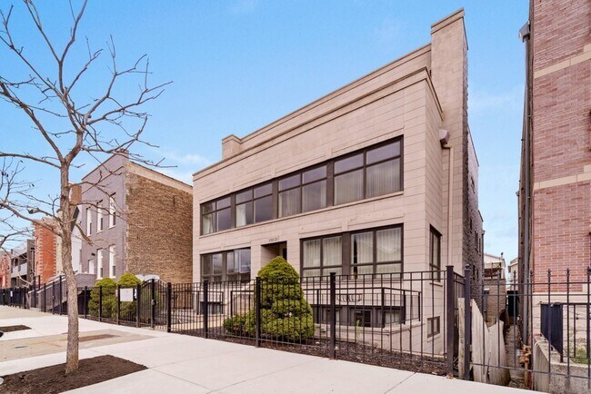 Building Photo - 1321 N Bosworth Ave