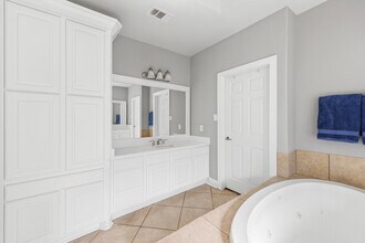 Building Photo - 11601 King George Ct