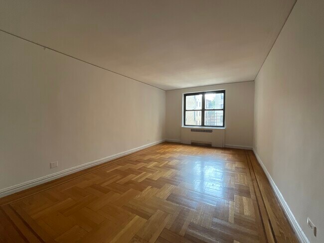 Foto del edificio - 690 Fort Washington Ave