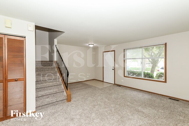 Building Photo - 1045 Camden Ln