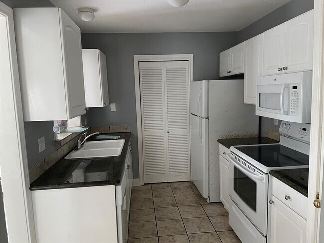 Foto del edificio - 18101 Heritage Ln