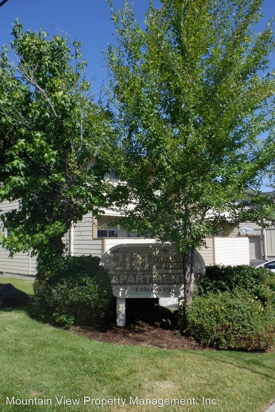Primary Photo - 2121 SW Umatilla Ave