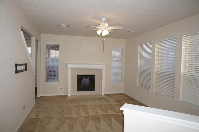 Building Photo - 7418 Hollister Spring
