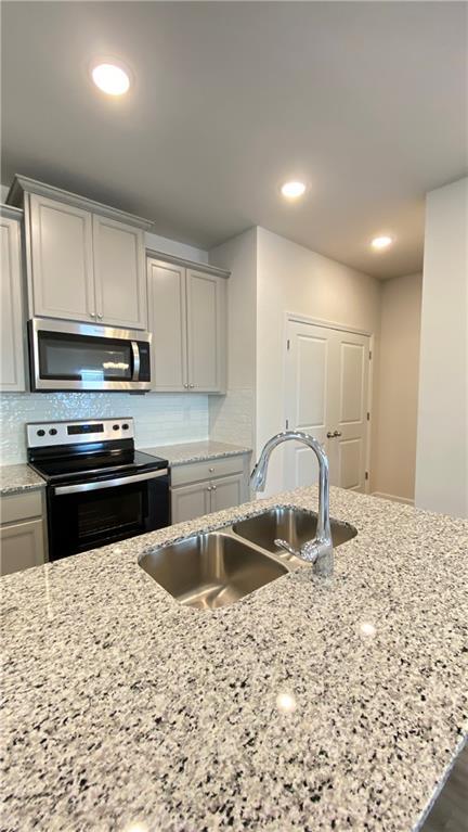 Building Photo - 4679 Fullerton Dr