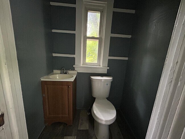 Foto del edificio - 3065 Moosewood Ave