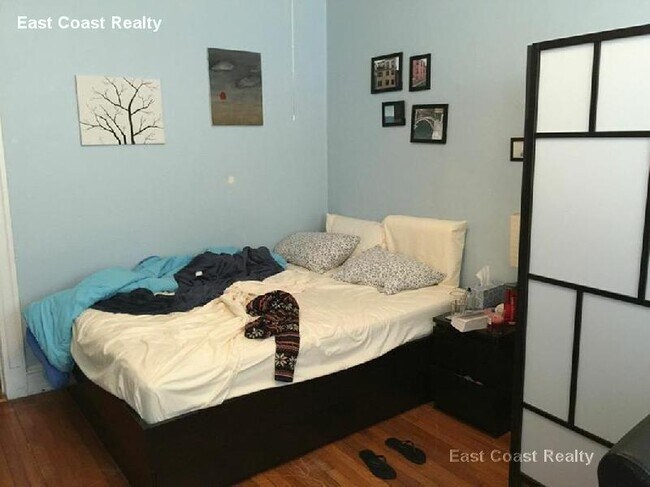 Building Photo - 221 Kelton St