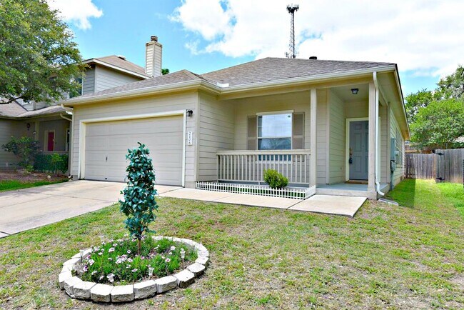 Foto del edificio - 2106 Charlotte Estates Dr
