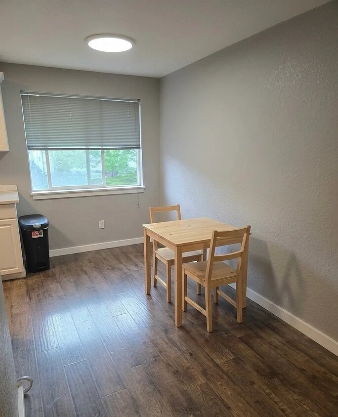 Photo - 502 S Cloverdale St (Seattle, WA)