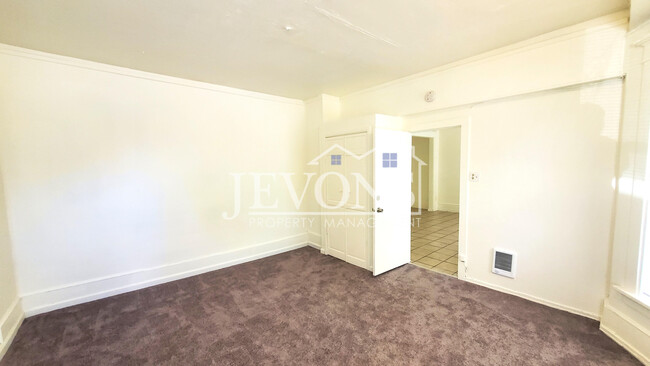 Foto del edificio - 302 N 8th St