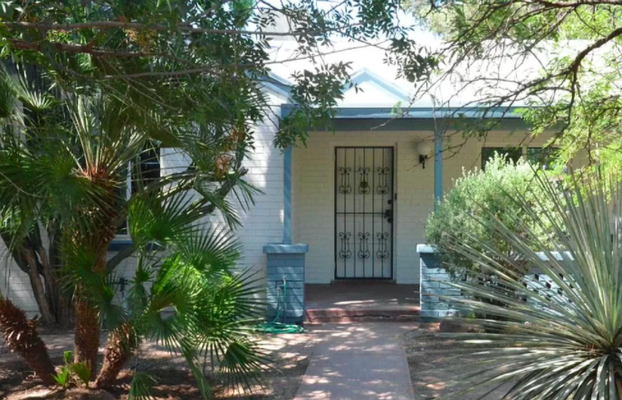 Front of house - 3037 E Mabel St