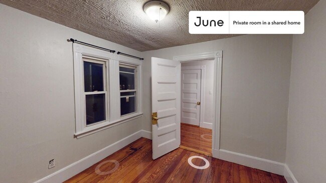 Foto del edificio - Room in Shared 6 bed/2 bath home in Allston