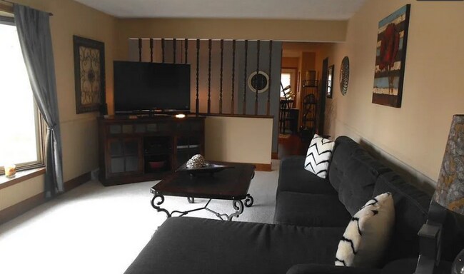 Building Photo - 2205 Fairview Dr