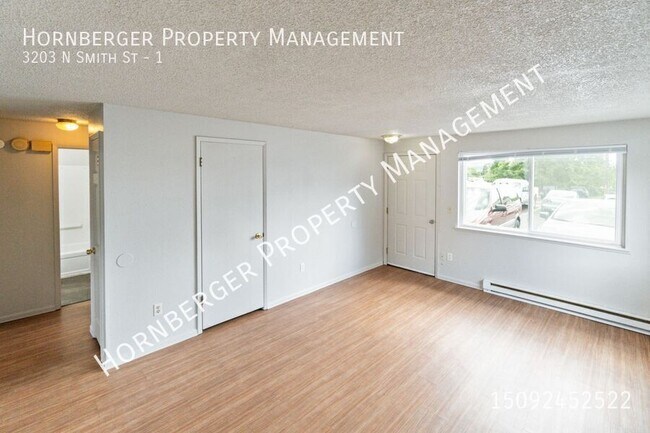 Foto del edificio - Spacious 2 Bed 1 Bath Apartment on The Nor...