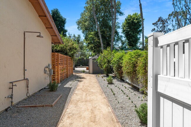 Building Photo - Newly Built ADU in the Heart of Encinitas