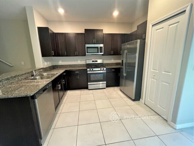 Foto del edificio - 8468 Druid Oaks Ln