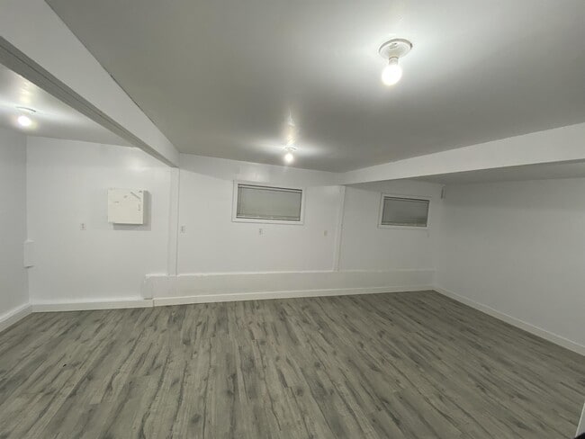 Building Photo - 2579 Sugarpine St