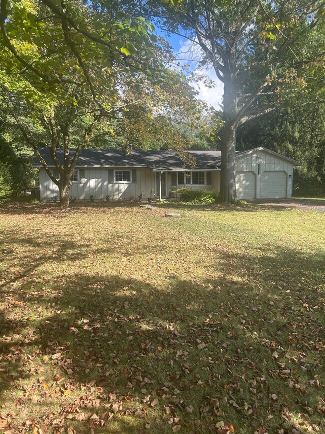 Building Photo - 16171 W River Rd