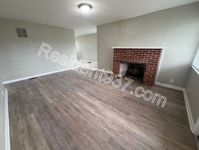 Foto del edificio - 2 Bedroom 1 Bath home with fenced in backyard