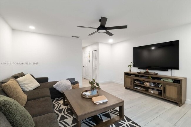 Foto del edificio - 2892 Belmont Ln