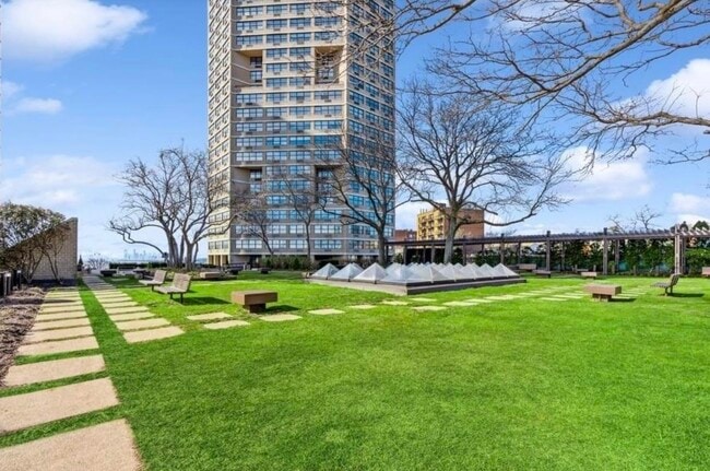 Foto del edificio - 7002 JFK Blvd E