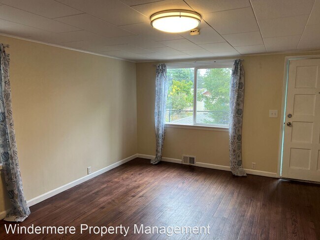 Building Photo - 3 br, 2 bath House - 1337 Elizabeth Avenue