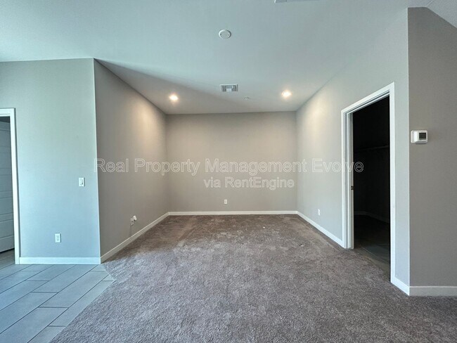 Foto del edificio - 2244 W Laurie Ln