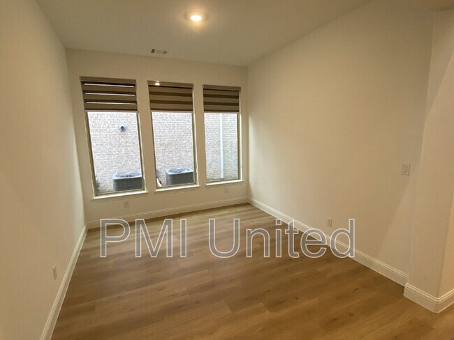 Foto del edificio - 1111 18th St