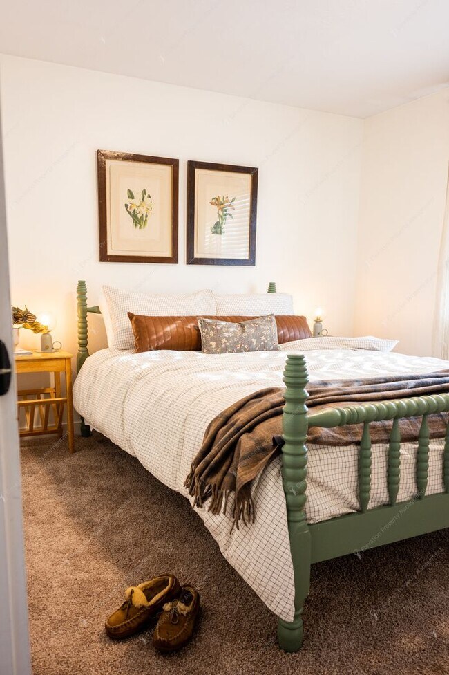 Foto del edificio - Ranch Style Northeast Bend 3 BR - 2 BA